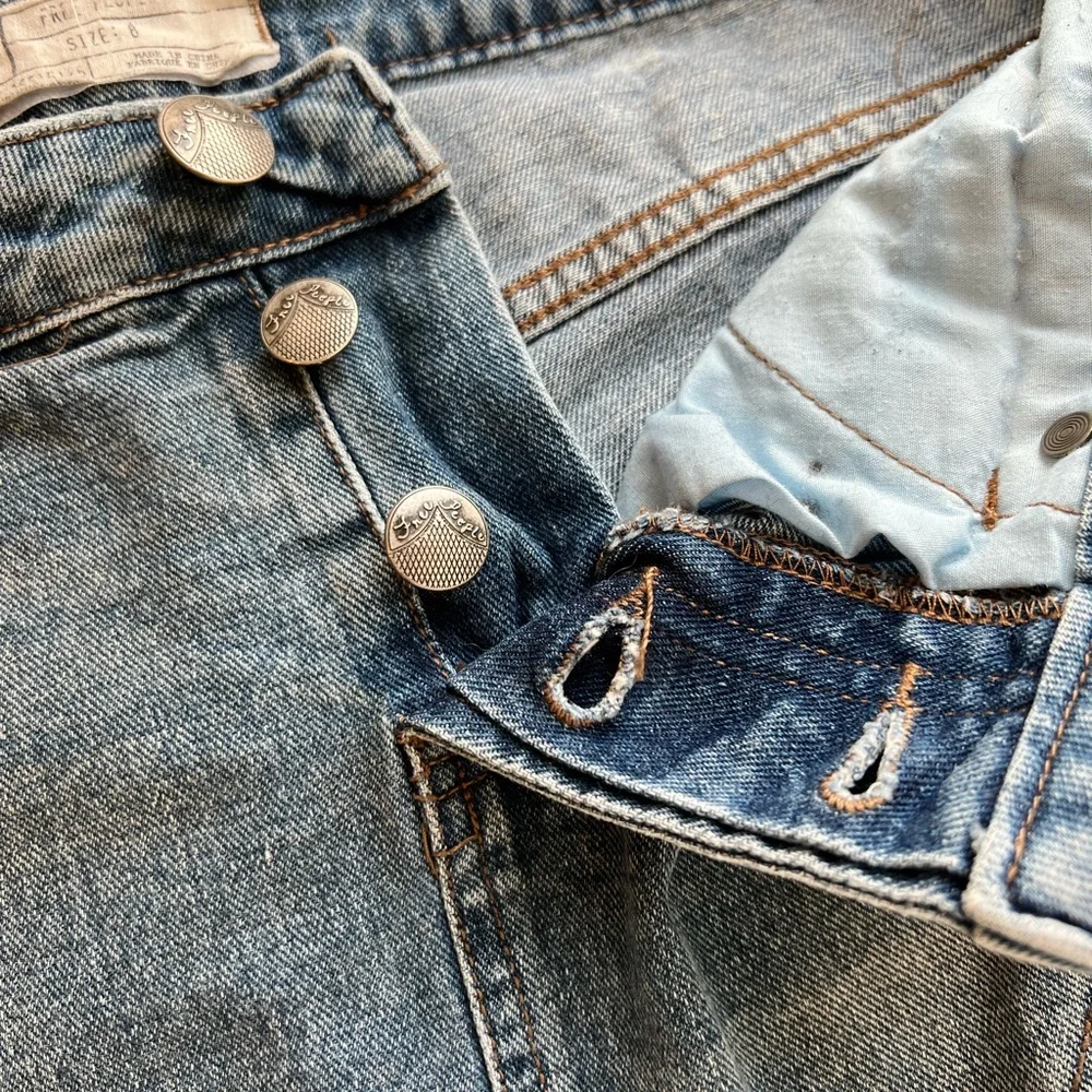 Free people size 8 women’s jeans mini skirt. - Picture 6 of 7